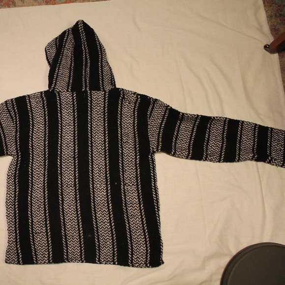 hippie baja knit poncho hoodie earthragz black and white - Picture 3 of 6